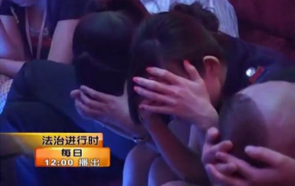 不堪入目的扫黄现场 社会热点