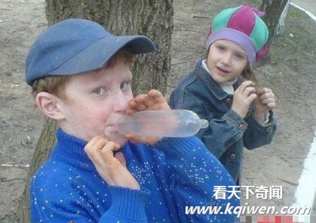 二B啊！多脑残的父母