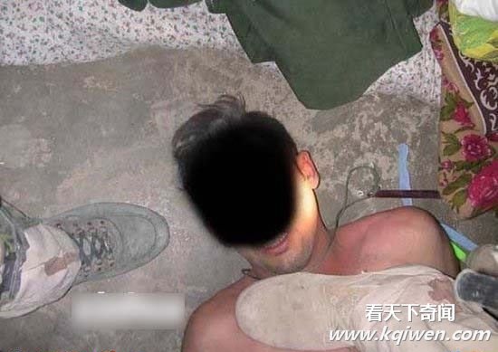 几十张美军虐囚照片大曝光 裸体虐俘触目惊心(组图)